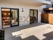 T2 com dois terraços com 48 m² e 10 m², lavandaria, CE:...