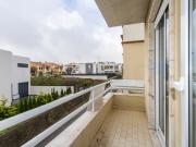 T2 com Garagem, arrecadação e varanda em Rua das Amoras,...