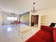 T2 com parqueamento na Quinta do Texugo, Charneca de...