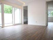 T2 com piscina no Estoril