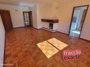 T2 com rendimento, junto Metro Bus, varanda, lareira, 2...
