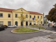 T2 com terraço e garagem próximo a estação metro e comboio