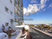T2 com terraço Vista Rio em Cacilhas Almada