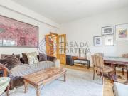 T2, duas frentes, com terraço e varanda, à Praça de Liège