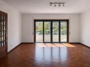 t2, duas suítes, garagem, com varanda Porto Portugal