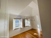 T2 duplex no ultimo piso no corao do Porto
