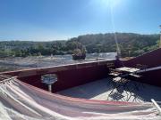 T2 Duplex renovado em Campolide com terrao privado