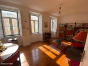 Apartamento T2 com terrao na Graa, em Lisboa