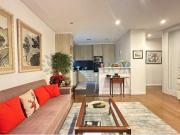 T2 Moderno com Garagem | Excelente Estado | Perto da Praia