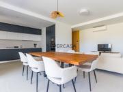 T2 Novo com Terraço, Piscina e Vista Serra Faro