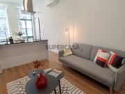 T2 Open Space Remodelado Próximo a Santa Apolónia