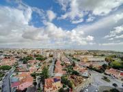 T2 para venda na Parede Com muita Luz, Céu, Serra e Mar!...