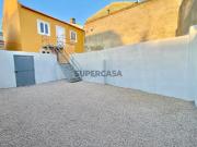 T2 remodelado com terraço em Campolide /Serafina