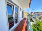 T2 Remodelado com Varanda e Garagem