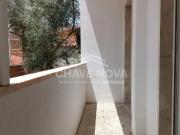 T2 Remodelado com Varanda no Coração de Campo de Ourique...