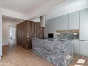 T2 Renovado com Garagem na Av. 5 de Outubro Elegncia e...