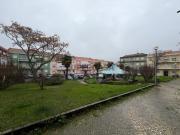 T2 Renovado com grande Quintal, Amadora!