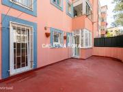 T2 renovado com grande terrao junto ao C.Comercial das...