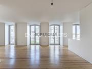 T2 Totalmente Remodelado em São Vicente com Vista Rio e...