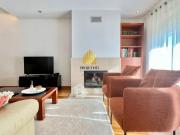 T3+1 Qualidade Superior, zona Maia Jardim, último piso...