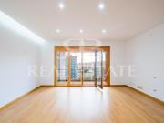 T3 com 150m2 + 2 Varandas + Vista + Estacionamento...