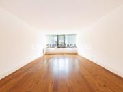 T3 com garagem em condomínio com piscina em S. Vicente