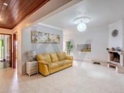 T3 com lareira na sala, suíte e varandas em Rinchoa –...