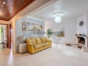 T3 com lareira na sala, suíte e varandas em Rinchoa Fitares