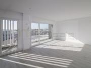 T3 com terraço a 5 minutos da estação e 10 minutos da praia