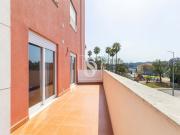 T3 com três frentes, varanda e garagem, Estarreja