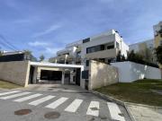 T3 Duplex com 2 logradouros privados