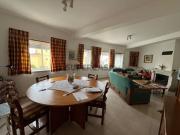 T3 Duplex com ampla sala e sótão, com varandas a poente