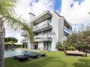 T3 Duplex de alta gama seminovo com vista mar em Albufeira