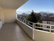 T3 lumineux + belle terrasse 3éme étage + cave + garage