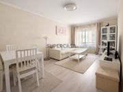 T3 remodelado, com garagem e arrecadação a 10 min da praia