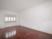 T3 Renovado Áreas Amplas, 2 WC, Terraço Comum emPrédio...