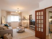 T3 Renovado com 3 Frentes e Varanda Senhora da Hora |...