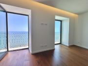 T3 Renovado com Vista Rio, Rooftop e Piscina em Paço de...