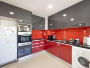 T3 renovado mobilado e equipado com parqueamento na cave