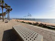 T3 Renovado na 1ª Linha de Praia com Vista Mar