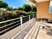 T3 terrasse parking piscine à Château Gombert