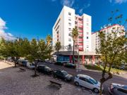 T3 totalmente remodelado c/ Garagem Box e Estacionamento...