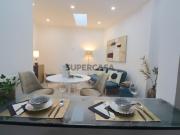 T3 Totalmente Remodelado e Mobilado na Penha de França...