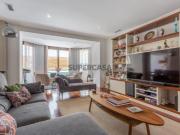 T4 Avenidas Novas com jardim e piscina