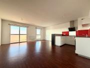 T4 BALCON ET ASCENSEUR RUE JULES LESVEN 87.20 m²