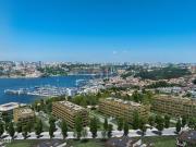 T4 com 145m2 de rea til com varanda / terrao de 84 m2