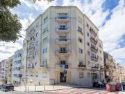 T4 com charme e luz na Alameda D. Afonso Henriques