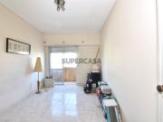 T4 com vista desafogada, 2 varandas e parqueamento Benfica T4 com vista desafogada, 2 varandas e parqueamento Benfica