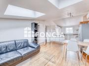 T4 DERNIER ETAGE D'UNE PETITE RESIDENCE EN PIERRE à...