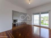 T4 Duplex com Estdio e Vista Mar em Caxias